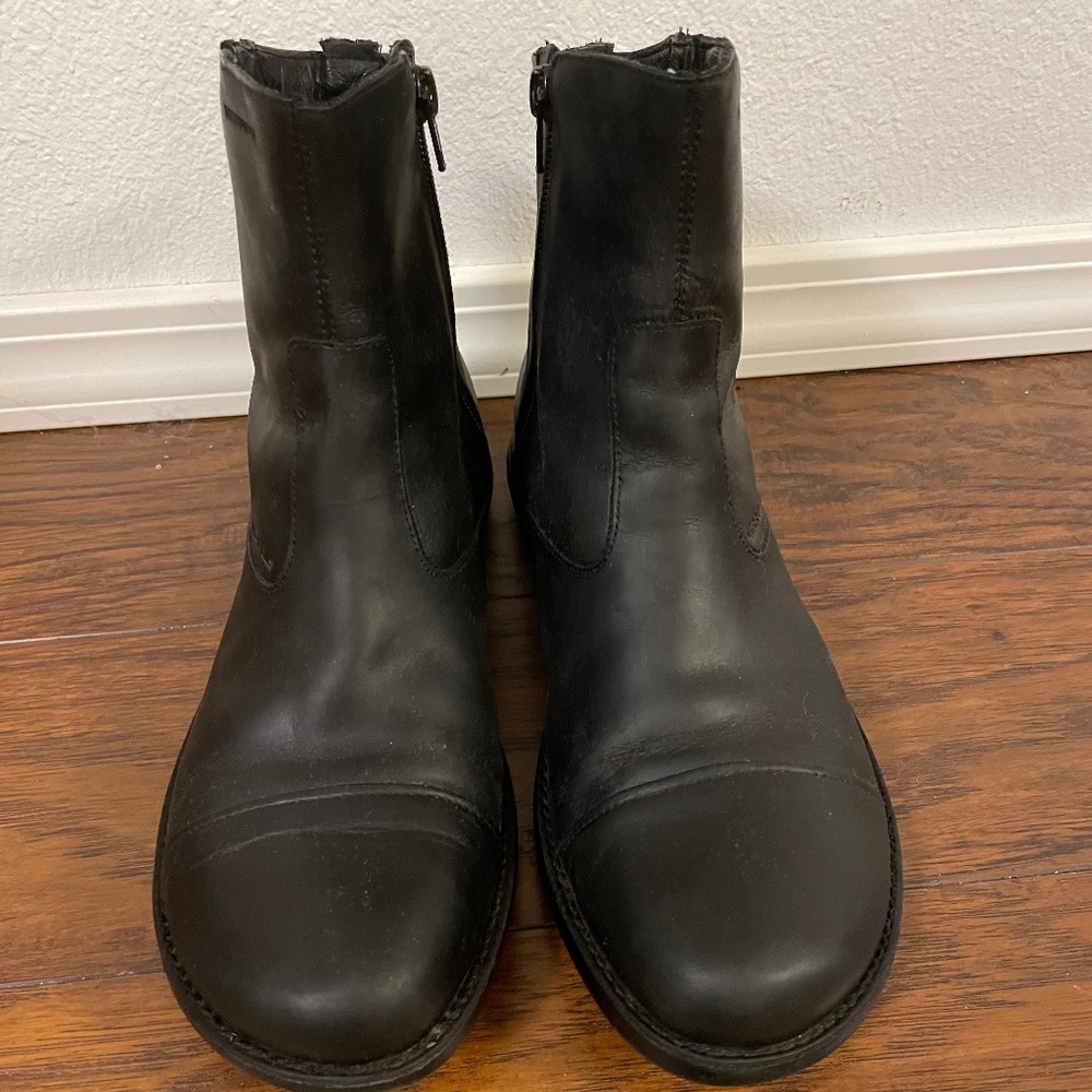 Merrill Waterproof leather boot with polartec Size 9.5